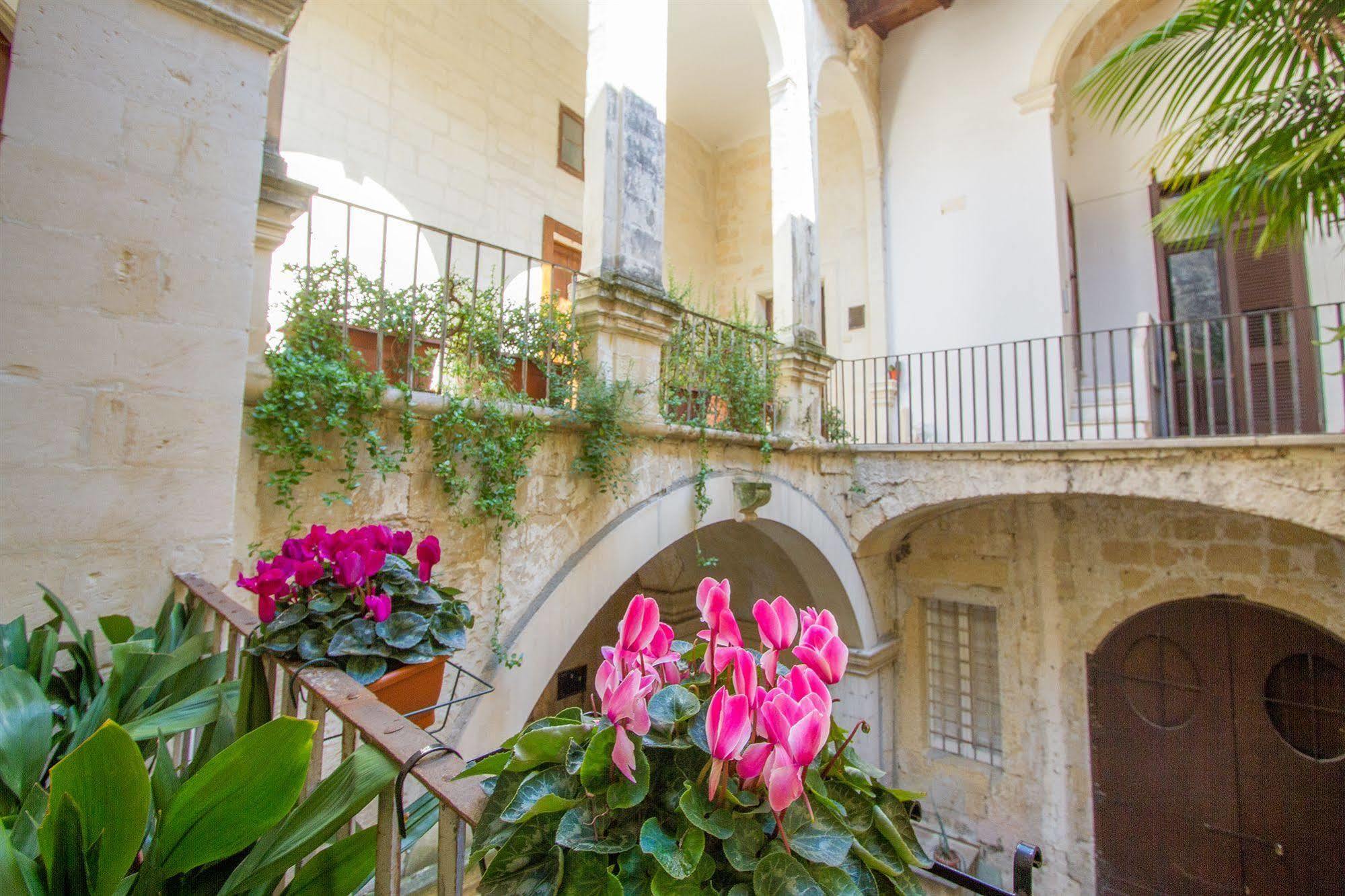 B&B Casa Li Santi Лече Екстериор снимка